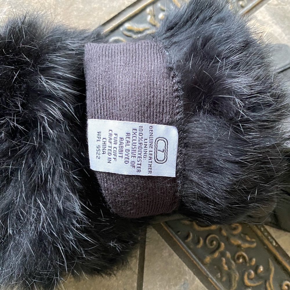 Black Leather Gloves with Rabbit Fur Trim Size 7 - Picture 3 of 3